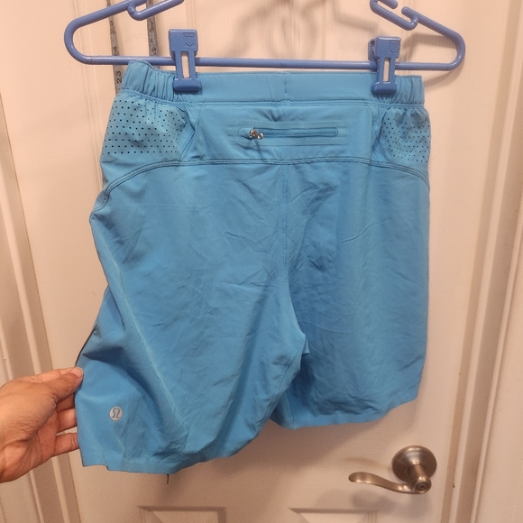Lululemon shorts size s 7" - Picture 2 of 4